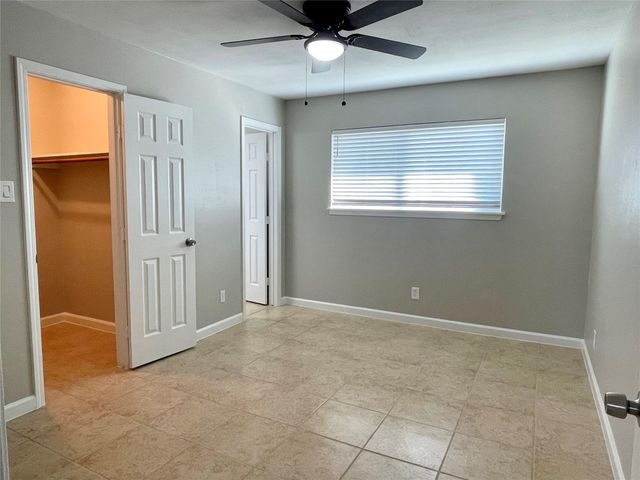 1914 Larrabee Street 7, Seabrook, TX 77586