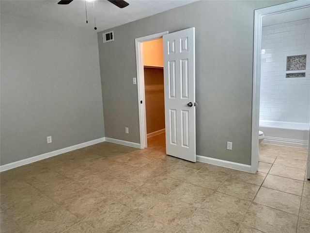 1914 Larrabee Street 7, Seabrook, TX 77586