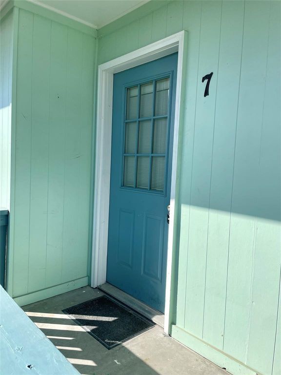 1914 Larrabee Street 7, Seabrook, TX 77586