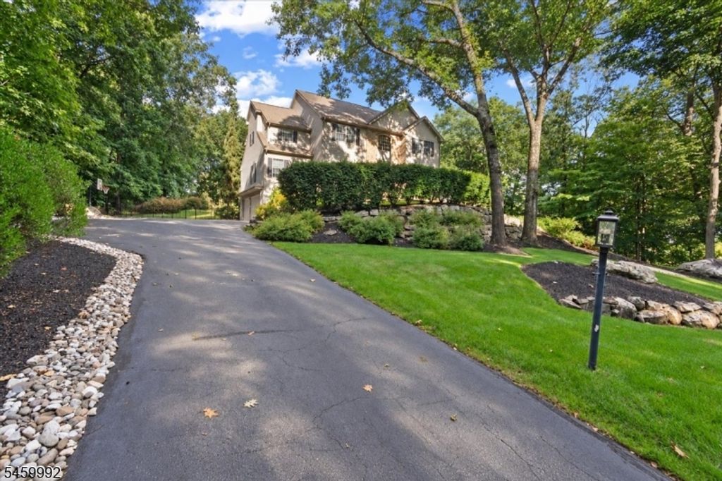 8 Goldfinch Run, Kinnelon Boro, NJ 07405 — photo 3