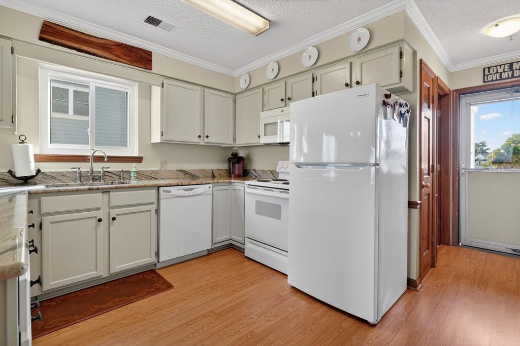 811 N Ocean Blvd Apt 106, Surfside Beach, SC 29575 — photo 2