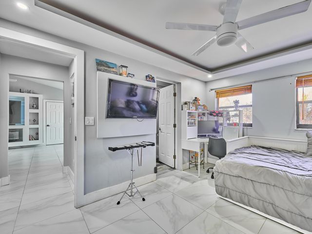 9020 SW 8th Street, Boca Raton, FL 33433