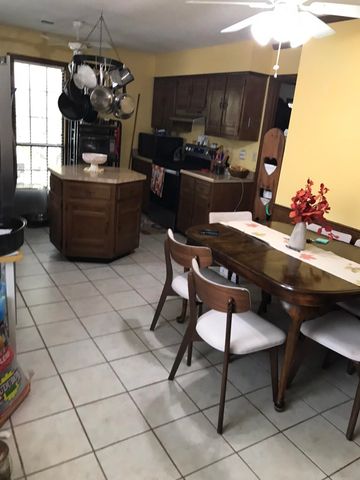 6781 HENREDON DR, Memphis, TN 38141