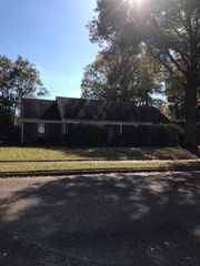 6781 HENREDON DR, Memphis, TN 38141