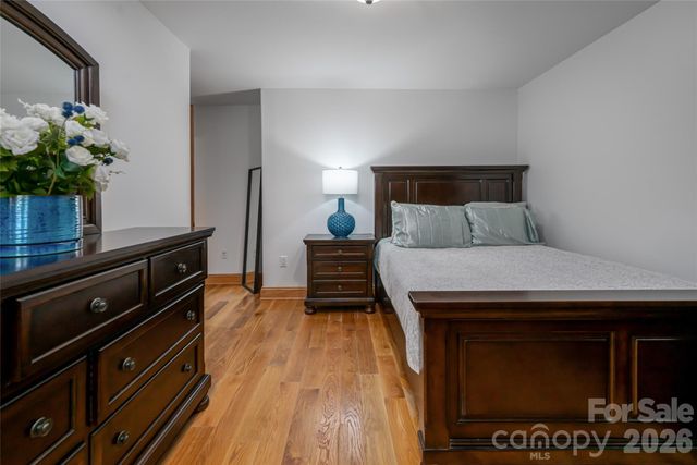 86 Holiday Drive, Hendersonville, NC 28739