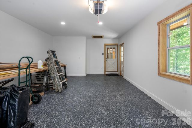 86 Holiday Drive, Hendersonville, NC 28739