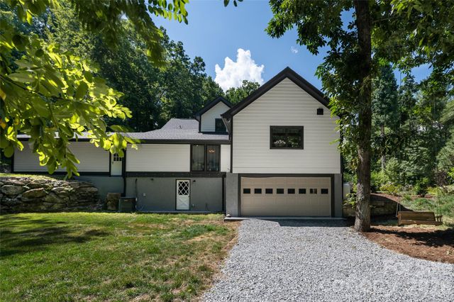 86 Holiday Drive, Hendersonville, NC 28739