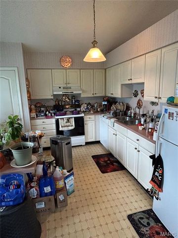 10 President Drive, O'fallon, MO 63368