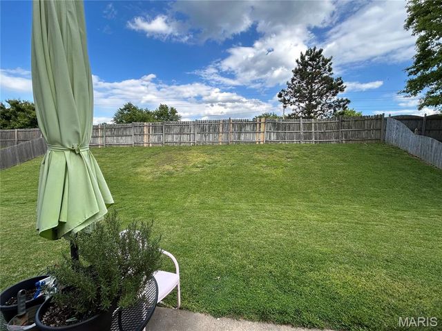 10 President Drive, O'fallon, MO 63368