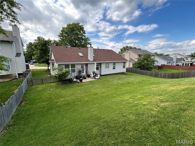 10 President Drive, O'fallon, MO 63368