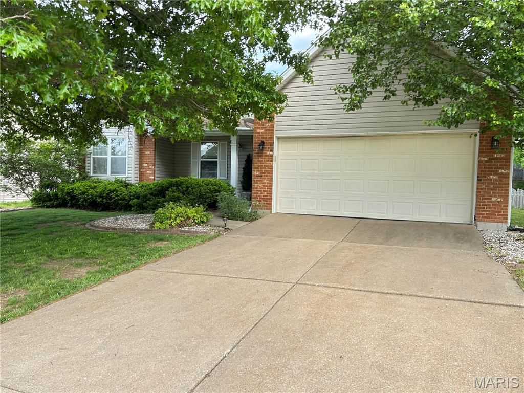 10 President Drive, O'fallon, MO 63368