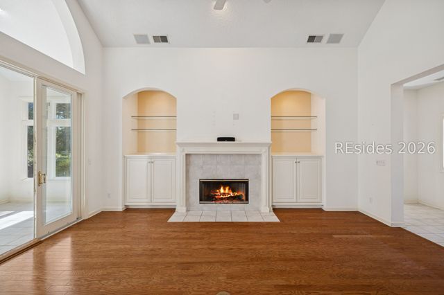 8 Oketee Ct, Hilton Head Island, SC 29926