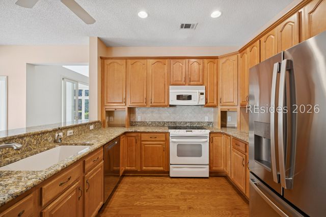 8 Oketee Ct, Hilton Head Island, SC 29926