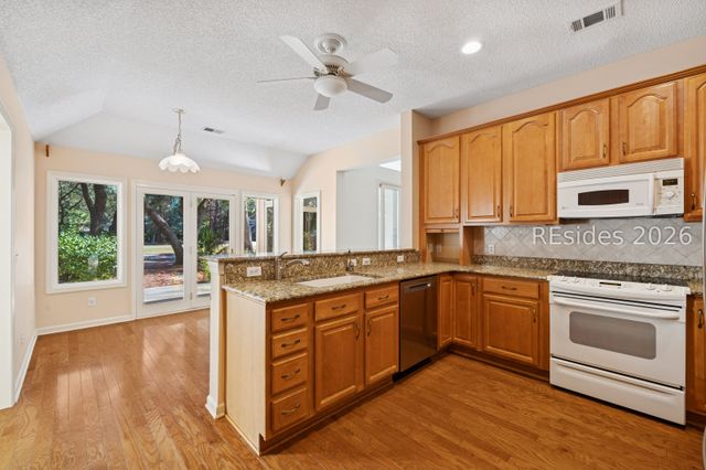 8 Oketee Ct, Hilton Head Island, SC 29926