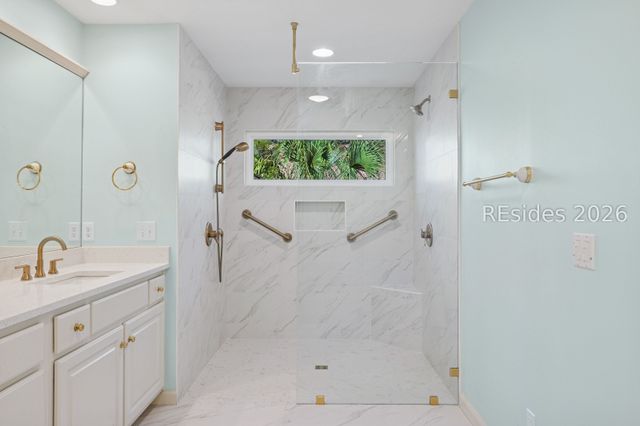 8 Oketee Ct, Hilton Head Island, SC 29926