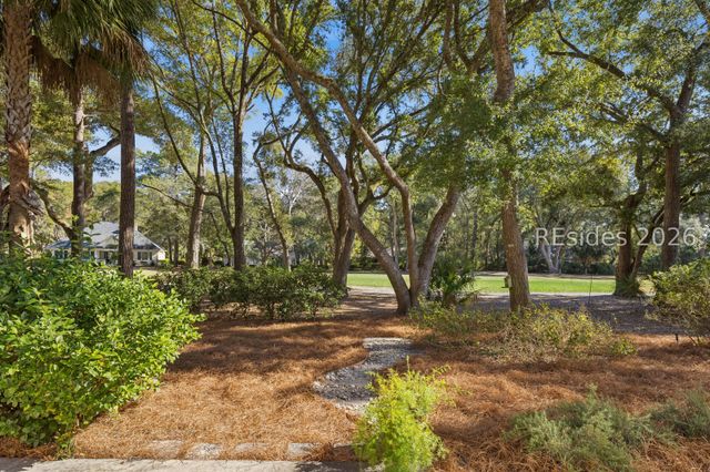8 Oketee Ct, Hilton Head Island, SC 29926