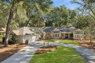 8 Oketee Ct, Hilton Head Island, SC 29926