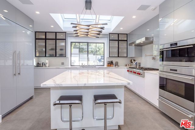 9620 Cedarbrook Drive, Beverly Hills, CA 90210