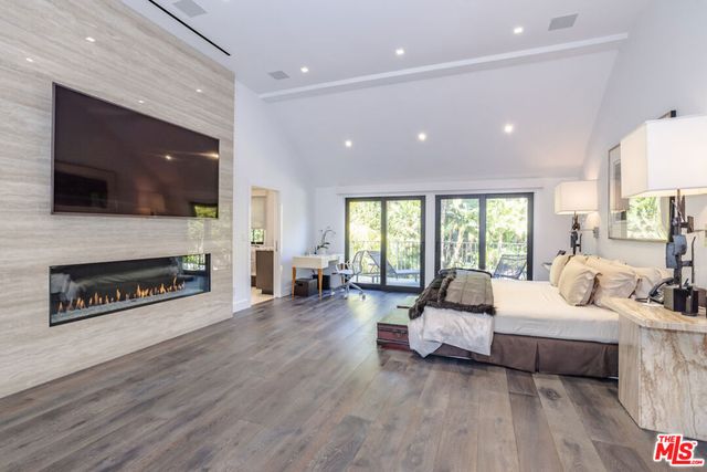 9620 Cedarbrook Drive, Beverly Hills, CA 90210