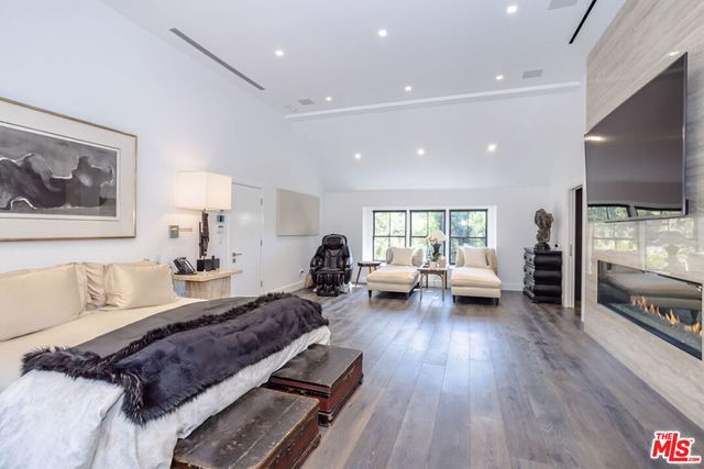 9620 Cedarbrook Drive, Beverly Hills, CA 90210