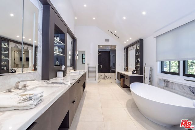 9620 Cedarbrook Drive, Beverly Hills, CA 90210