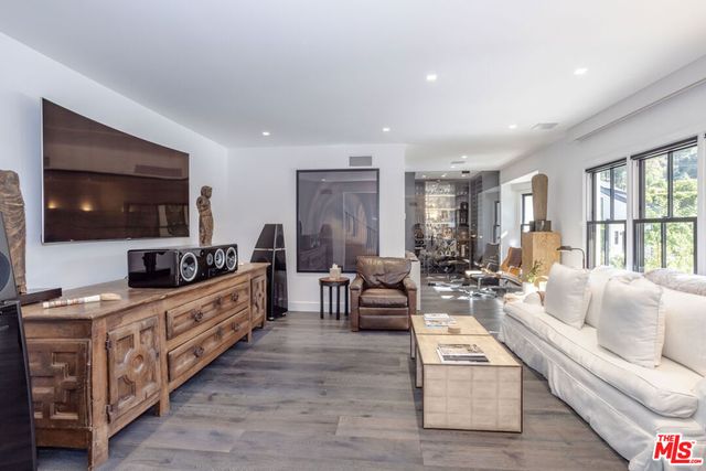 9620 Cedarbrook Drive, Beverly Hills, CA 90210