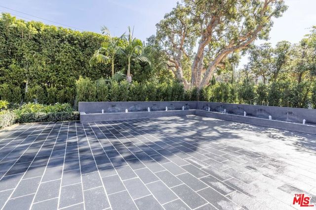 9620 Cedarbrook Drive, Beverly Hills, CA 90210