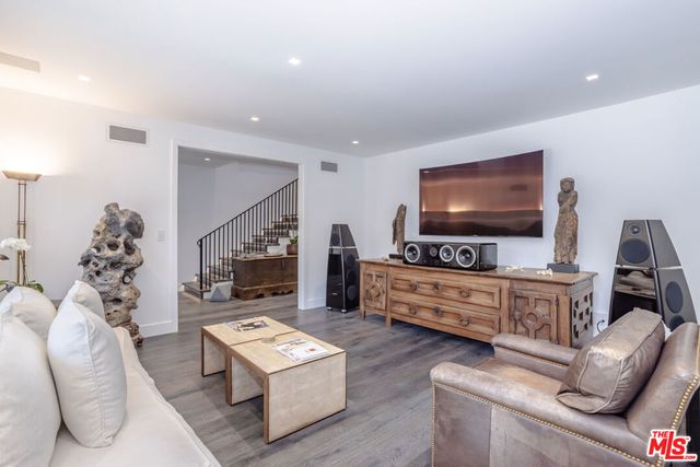 9620 Cedarbrook Drive, Beverly Hills, CA 90210