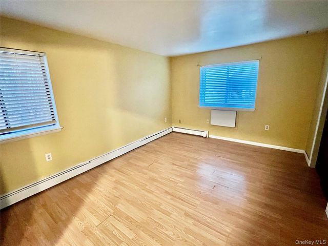 326 Concord Lane, Middletown, NY 10940