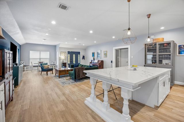1310 Elliston Street, Houston, TX 77023
