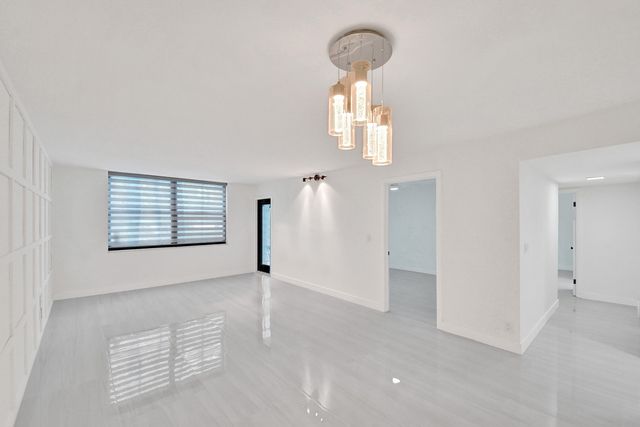 3800 N Hills Drive 208, Hollywood, FL 33021