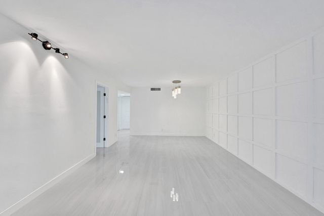 3800 N Hills Drive 208, Hollywood, FL 33021