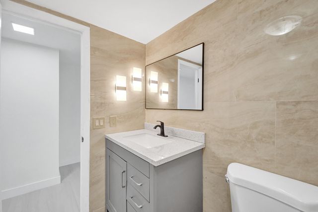 3800 N Hills Drive 208, Hollywood, FL 33021