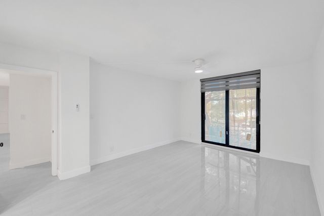3800 N Hills Drive 208, Hollywood, FL 33021