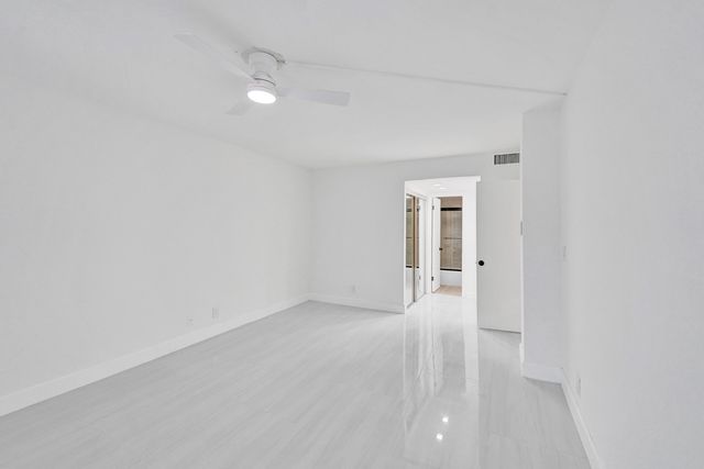 3800 N Hills Drive 208, Hollywood, FL 33021