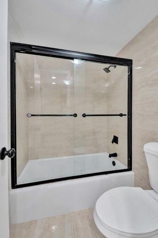3800 N Hills Drive 208, Hollywood, FL 33021