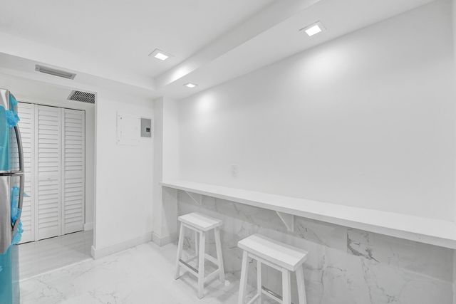 3800 N Hills Drive 208, Hollywood, FL 33021