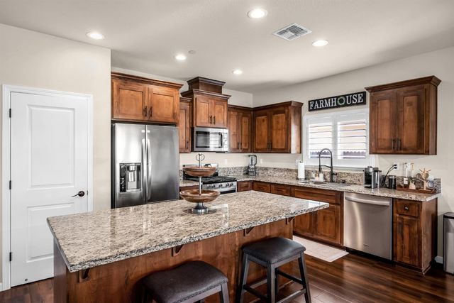 1705 Shakeley Ln, Ione, CA 95640