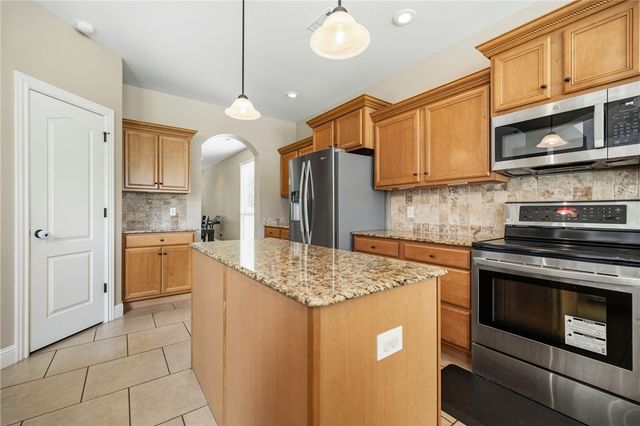 1655 S Coopers Cove, Fayetteville, AR 72701