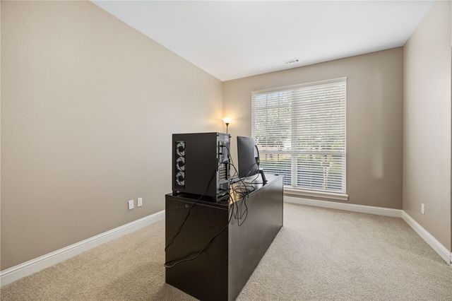1655 S Coopers Cove, Fayetteville, AR 72701