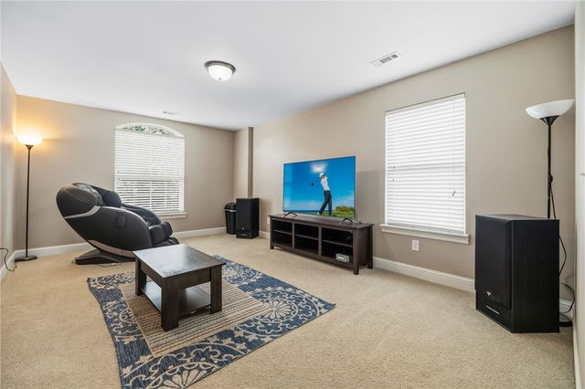 1655 S Coopers Cove, Fayetteville, AR 72701