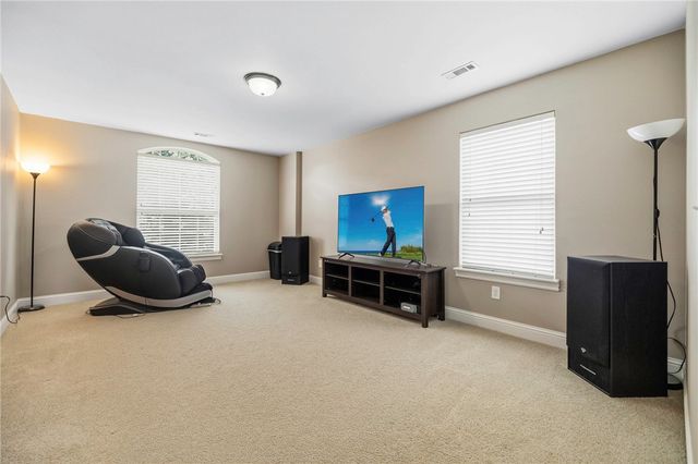 1655 S Coopers Cove, Fayetteville, AR 72701