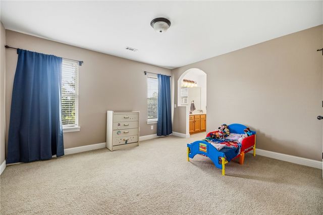1655 S Coopers Cove, Fayetteville, AR 72701