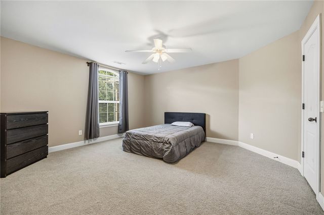 1655 S Coopers Cove, Fayetteville, AR 72701
