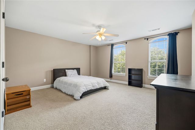 1655 S Coopers Cove, Fayetteville, AR 72701