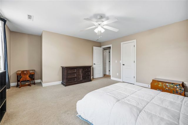 1655 S Coopers Cove, Fayetteville, AR 72701