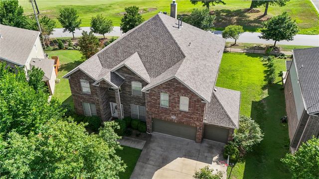 1655 S Coopers Cove, Fayetteville, AR 72701