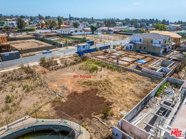 851 Toyopa Drive, Los Angeles, CA 90272