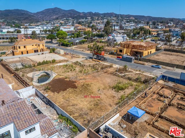 851 Toyopa Drive, Los Angeles, CA 90272
