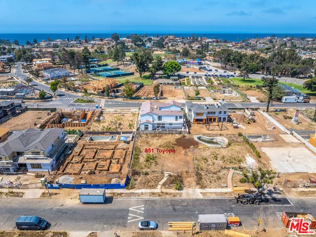 851 Toyopa Drive, Los Angeles, CA 90272